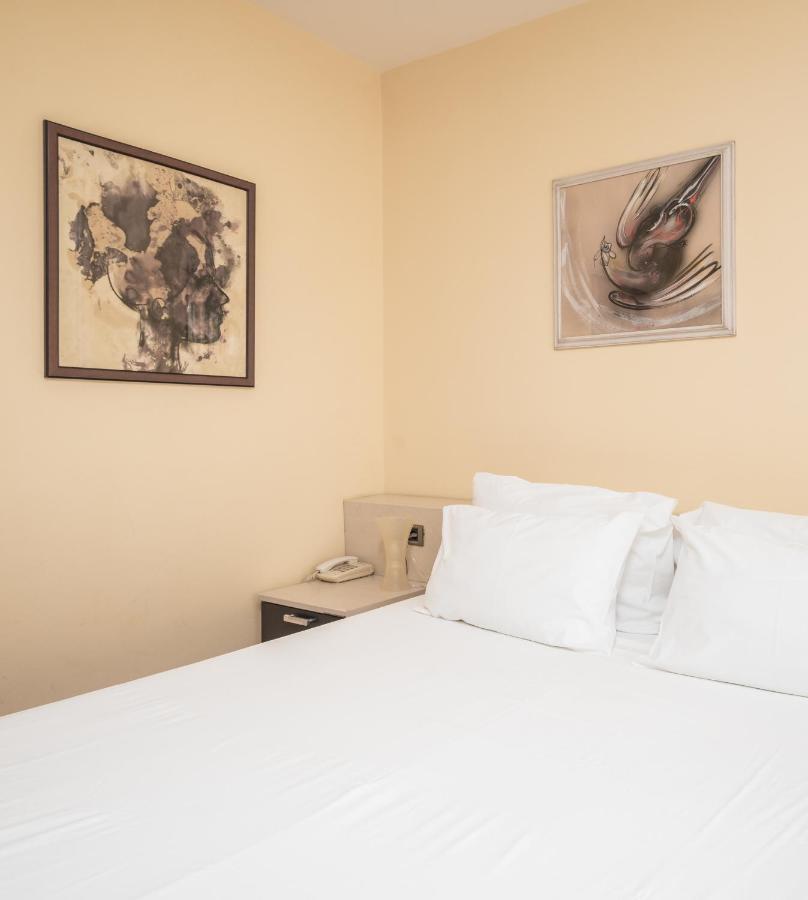 Bed and Breakfast Pelister Skopie Habitación foto