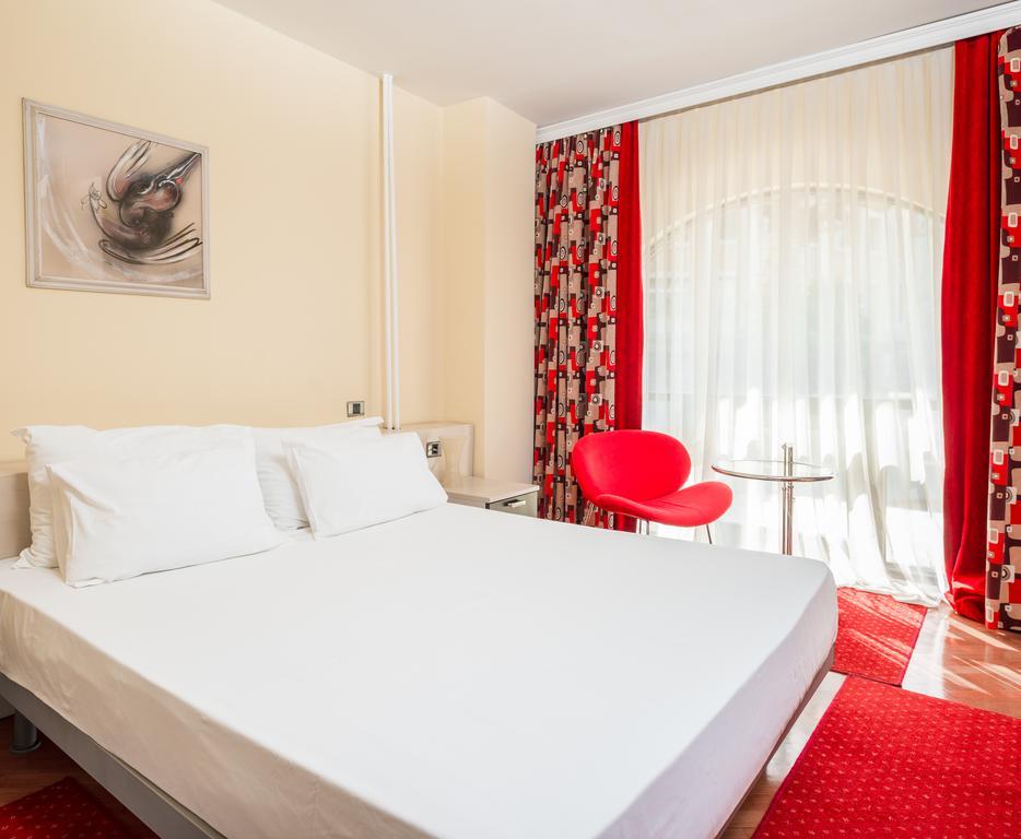 Bed and Breakfast Pelister Skopie Habitación foto